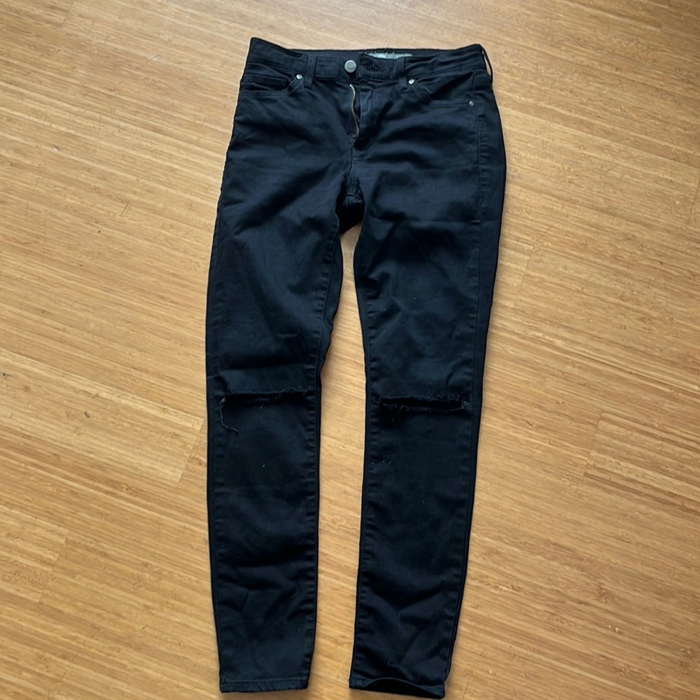 Topshop Moto Leigh black jeans size 26 ripped at the knees